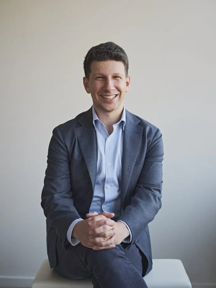 Portrait of Dr Joshua Hurwitz